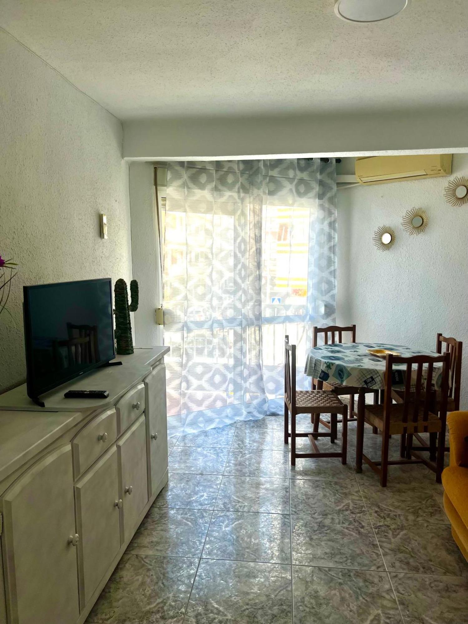 Apartamento 3 Habitaciones En Torre Del Mar A 50 Metros De La Playa المظهر الخارجي الصورة